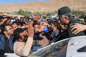 سردار جعفری فرمانده سپاه در  شهر زلزله زده سر پل ذهاب - کرمانشاه