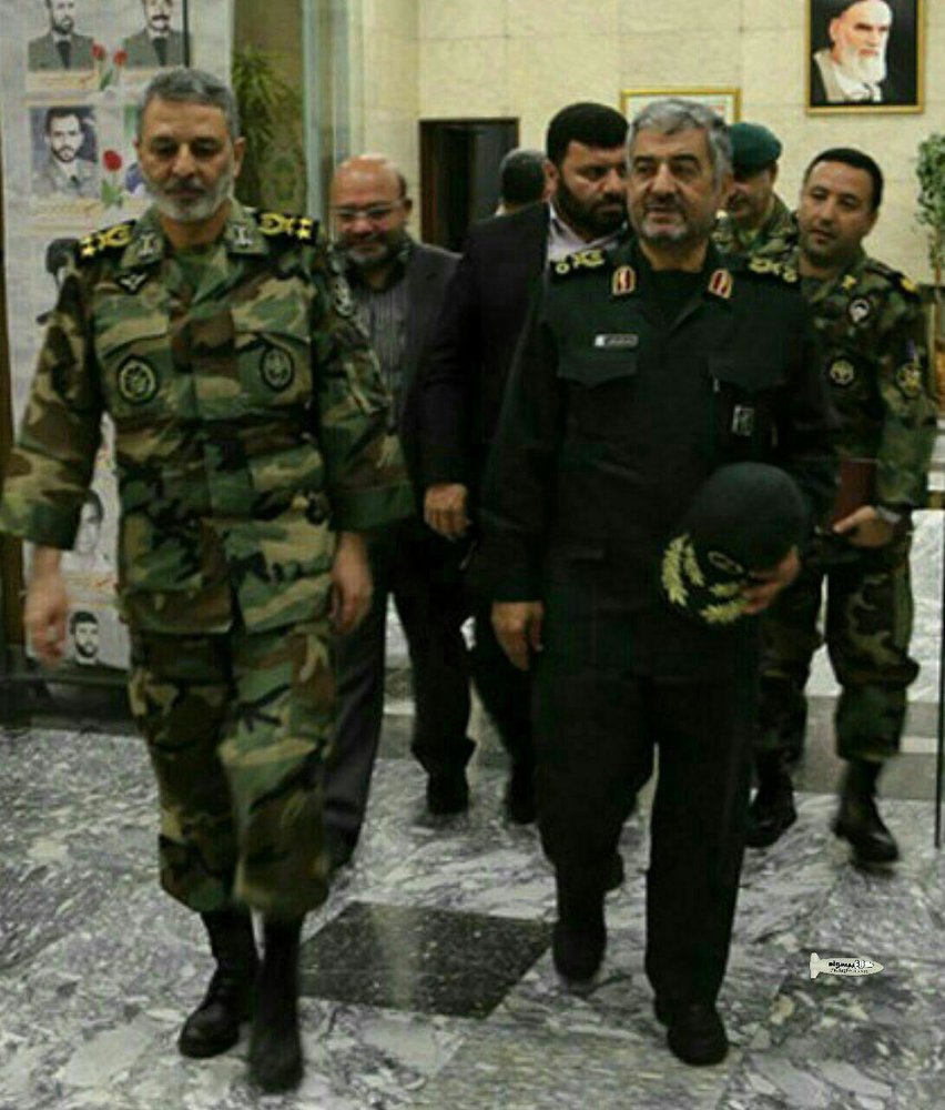 فرماندهان سپاه و ارتش در محا زلزله