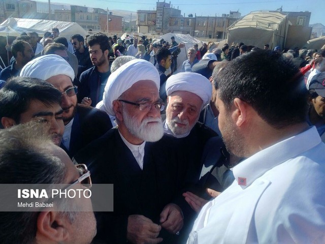 تاکید نماینده مقام معظم رهبری بر حل مشکل زلزله زدگان