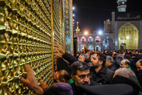 آیین شام غریبان در سالروز شهادت امام رضا (ع) در حرم رضوی