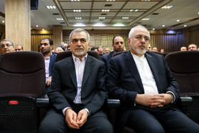 محمد جواد ظریف و حسین فریدون در مراسم ختم پدر بهرام قاسمی (سخنگوی وزارت خارجه)