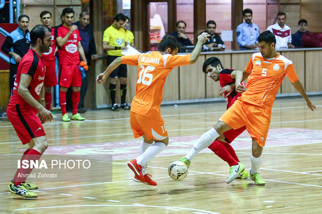 چشمک مس به قهرمانی لیگ برتر فوتسال/ وداع گیتی پسند با جام