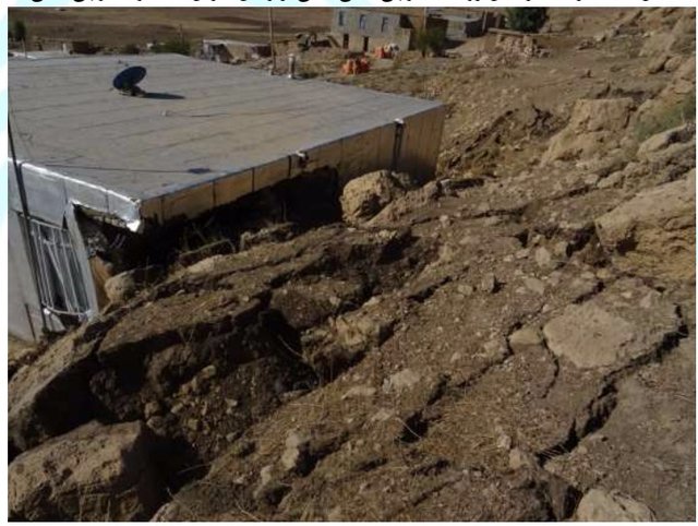 تخریب خانه مسکونی در روستای قوچی‌باشی ناشی از لغزش مله کبود
