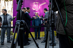 محمد شریعتمداری وزیر صنعت در حاشیه جلسه هیأت دولت
