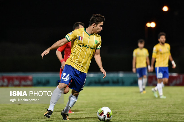 بازیکنان نفت آبادان اعتصاب کردند