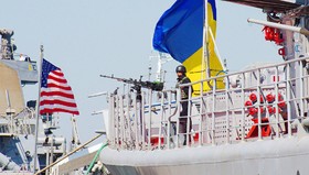بلینکن: آمریکا به ارسال کمک‌های دفاعی قوی خود به اوکراین ادامه می‌دهد