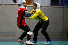 دیدار تیم های هندبال بانوان هیات هندبال اصفهان و شهید چمران لارستان