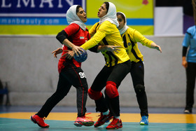 دیدار تیم های هندبال بانوان هیات هندبال اصفهان و شهید چمران لارستان