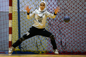 دیدار تیم های هندبال بانوان هیات هندبال اصفهان و شهید چمران لارستان