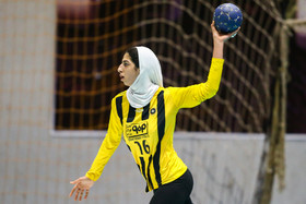 دیدار تیم های هندبال بانوان هیات هندبال اصفهان و شهید چمران لارستان