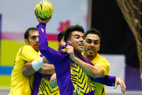 دیدار تیم های هندبال سپاهان اصفهان و نیروی زمینی تهران