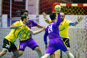 دیدار تیم های هندبال سپاهان اصفهان و نیروی زمینی تهران