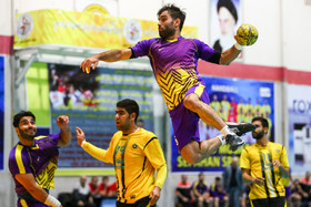 دیدار تیم های هندبال سپاهان اصفهان و نیروی زمینی تهران