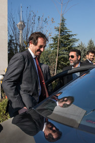 نیکلاس هاپتون، سفیر انگلیس در تهران در حاشیه دیدار و گفتگوی  بوریس جانسون، وزیر خارجه انگلیس با علی‌اکبر صالحی،رییس سازمان انرژی اتمی.