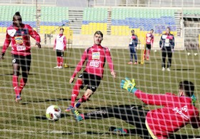 گرشاسبی نظاره‌گر تمرین شنبه قرمزپوشان