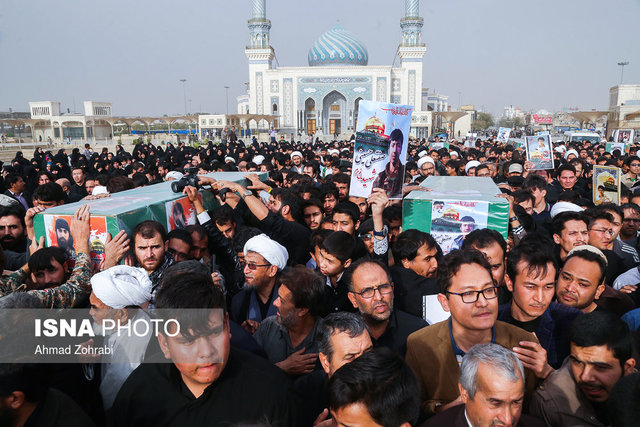 تشییع پیکرهای پنج شهید مدافع حرم در قم 