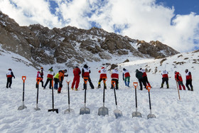 ادامه عملیات جستجوی آخرین مفقودی حادثه بهمن اشترانکوه لرستان