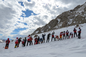 ادامه عملیات جستجوی آخرین مفقودی حادثه بهمن اشترانکوه لرستان