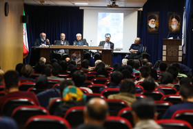 حقا که نام پدری برازنده اوست