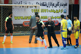 دیدار تیم‌های فوتسال فرش آرا مشهد و هیأت فوتبال قم‎