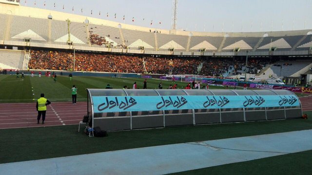 حضور باورنکردنی هواداران بادران در ورزشگاه آزادی + عکس