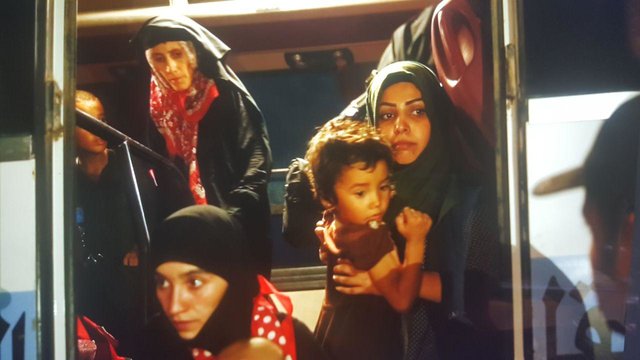 از دغدغه‌ کار با زنان داعشی تا فاصله ۵ متری مرگ