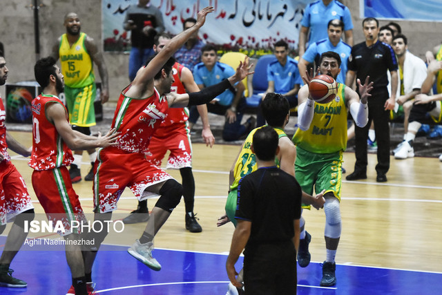 دیدار تیم های پالایش نفت آبادان و مهرام تهران لیگ برتر بسکتبال