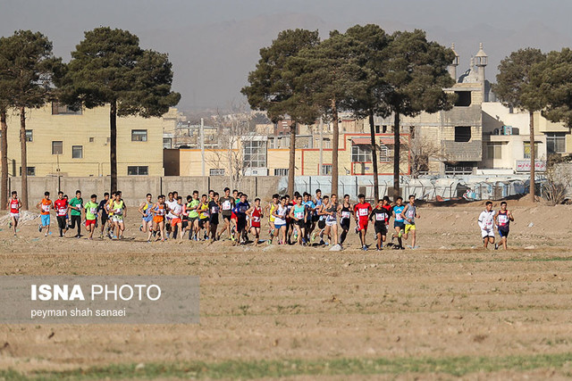 عکس تزیینی است. مردان ایذه قهرمان دوی صحرانوردی خوزستان شدند