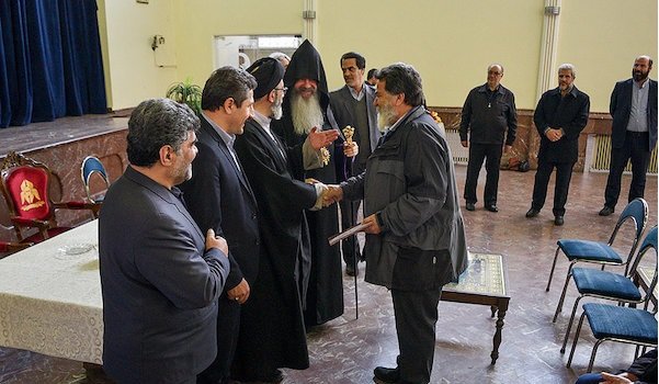 تقدیر از خانواده‌های شهدای مسیحی در آستانه سال جدید میلادی