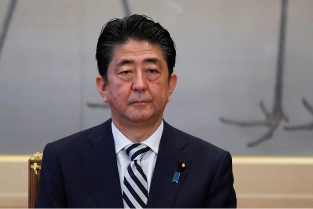 نخست وزیر ژاپن: بر حضور تیم ملی فوتبال ژاپن در فینال جام جهانی خوش بینم