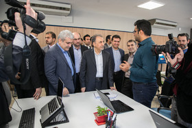 بازدید نجفی و ستاری از مجموعه‌ی شتاب‌دهنده آوا تک