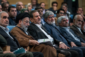 (از راست) مصطفی معین، محمد فرهادی، علی مطهری، اسحاق جهانگیری و عبدالواحد موسوی لاری در بیست و پنجمین مجمع عمومی انجمن اسلامی جامعه پزشکی