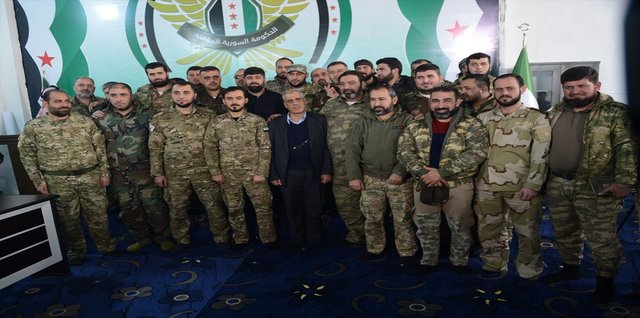 شورشیان سوری ارتش تشکیل دادند