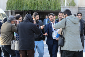 محمدجواد آذری‌ جهرمی وزیر ارتباطات و فناوری اطلاعات در جمع خبرنگاران در حاشیه‌ی جلسه هیات دولت