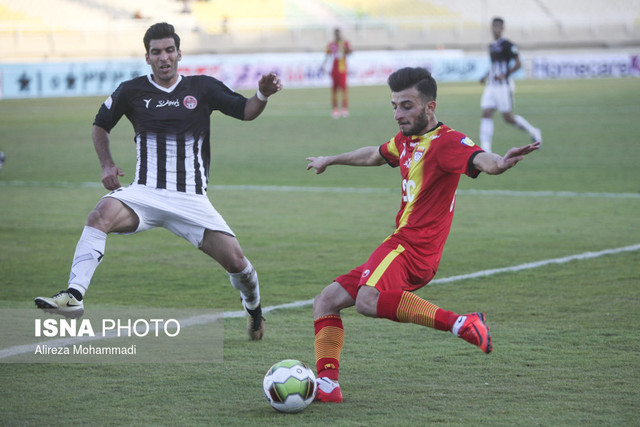 فولاد-پیکان، ۲۶ یا ۲۷ بهمن برگزار می‌شود/ ابهام در برگزاری بازی در ورزشگاه امام رضا