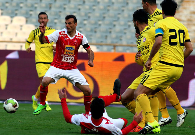 نظری: داور دو پنالتی برای پرسپولیس اعلام نکرد/ نصرتی باید اخراج می‌شد