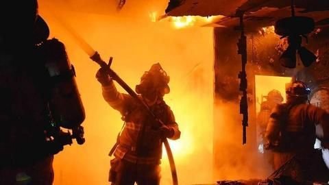 آتش سوزی در برج مسکونی در شهرک راه آهن/انتقال افراد ساختمان به مکان امن