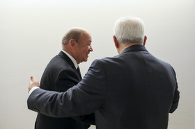 «ژان ایو لودریان» وزیر امور خارجه فرانسه در دیدار با وزیر امور خارجه ایران در بروکسل