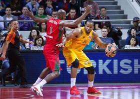 پتروشیمی به دنبال جذب سنتر آمریکایی - جامائیکایی