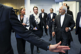 گفت‌و‌گوی محمد جواد ظریف، وزیر خارجه ایران و فدریکا موگرینی، رییس سیاست خارجی اتحادیه اروپا در حاشیه نشست برجامی «بروکسل»
