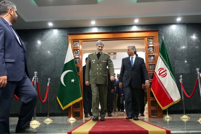 Iran, Pakistan To Develop Defensive Cooperation - ISNA