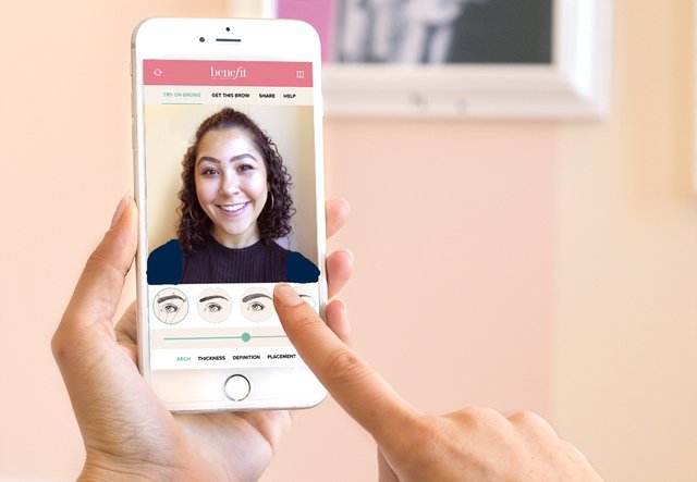 اپلیکیشن آرایش صورت با کمک واقعیت افزوده