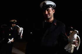مراسم يادبود خدمه کشتی نفتکش سانچي در ساحل بوشهر