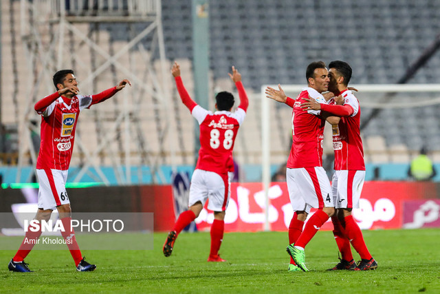 دیدار تیم‌های فوتبال پرسپولیس و گسترش فولاد تبریز
