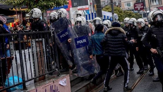 پلیس ترکیه تظاهرات حامیان کردها را متفرق کرد