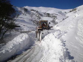 بارش برف و باران در محورهای مواصلاتی/لزوم تردد با زنجیر چرخ 