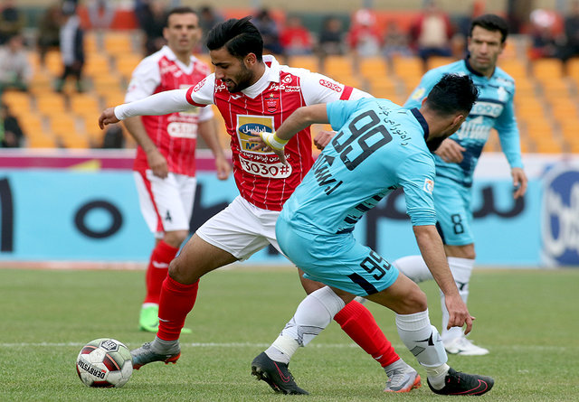 جعفر خوشرو: بازیکن پیکان باید اخراج می‌شد