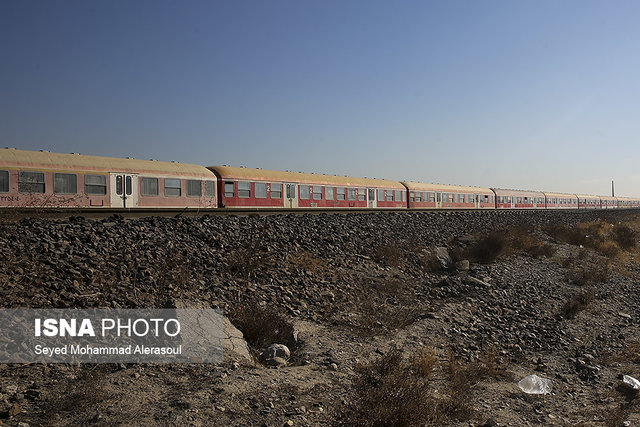 قطار حمل‌ونقل ریلی در بندرشهیدرجایی سرعت می‌گیرد