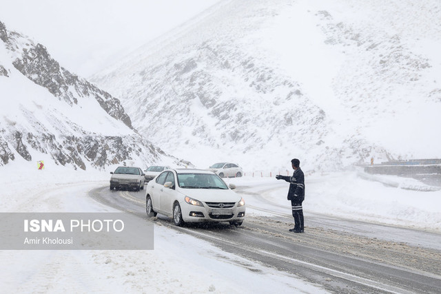 تمامی محورهای خراسان رضوی زیر پوشش برف/مسافران از سفر غیرضروری خودداری کنند