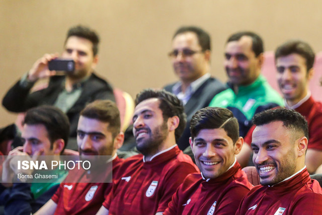 بدرقه ملی‌پوشان فوتسال با کمربند!